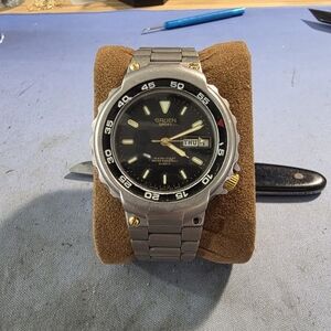 38MM Gruen Sport Dive Quartz Day Date Watch